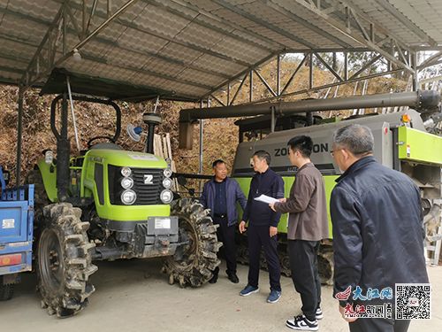 农机审批送上门，贴心服务助春耕——崇义县行政审批局创新服务模式，打通农机服务“最后一公里”